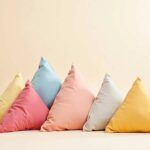 Bunte Dreieckskissen