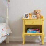 Nachttisch im Kinderzimmer (NF)