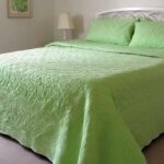 Tagesdecke Grün auf Schlafzimmerbett (NF)