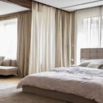 Vorhänge als Raumtrenner im Schlafzimmer (NF)