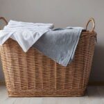 Wäschetruhe im Schlafzimmer (NF)