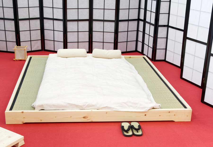 Futon Bett mit sehr niedriger Höhe (de.depositphotos.com)